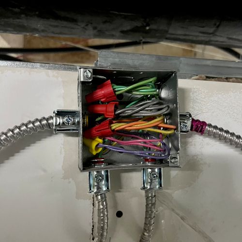 connection of commercial lights with dimmer contro