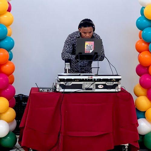 I hired DJ Ryan for an 8th grade graduation party 