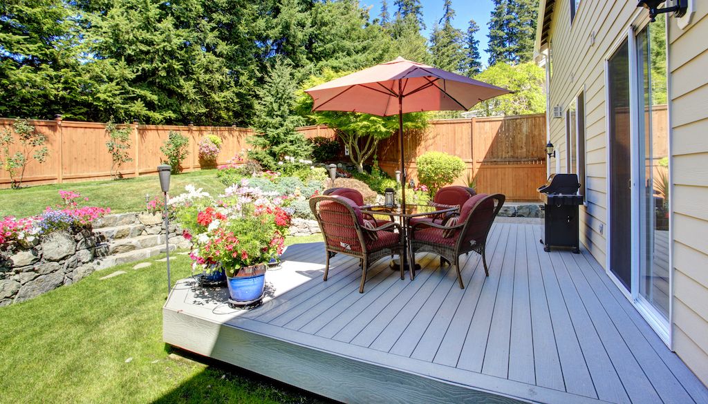 wood deck in backyard