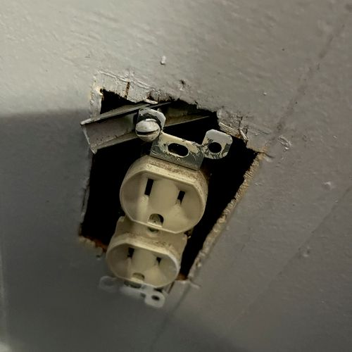 Customer had an outlet that was not working. After
