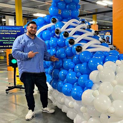 Avatar for Moments By Max; Balloon & Event Decor