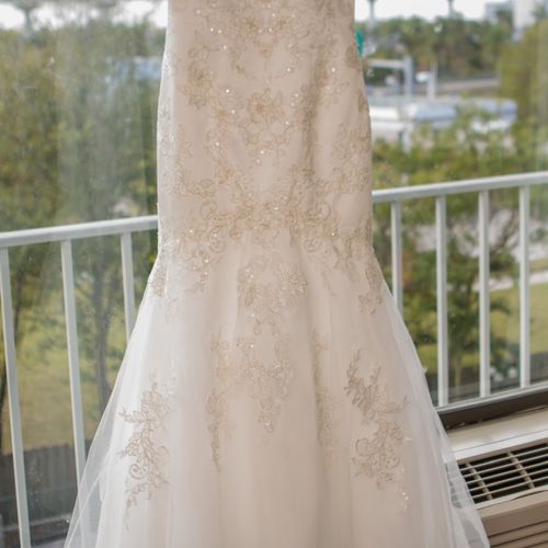 Wedding dress 