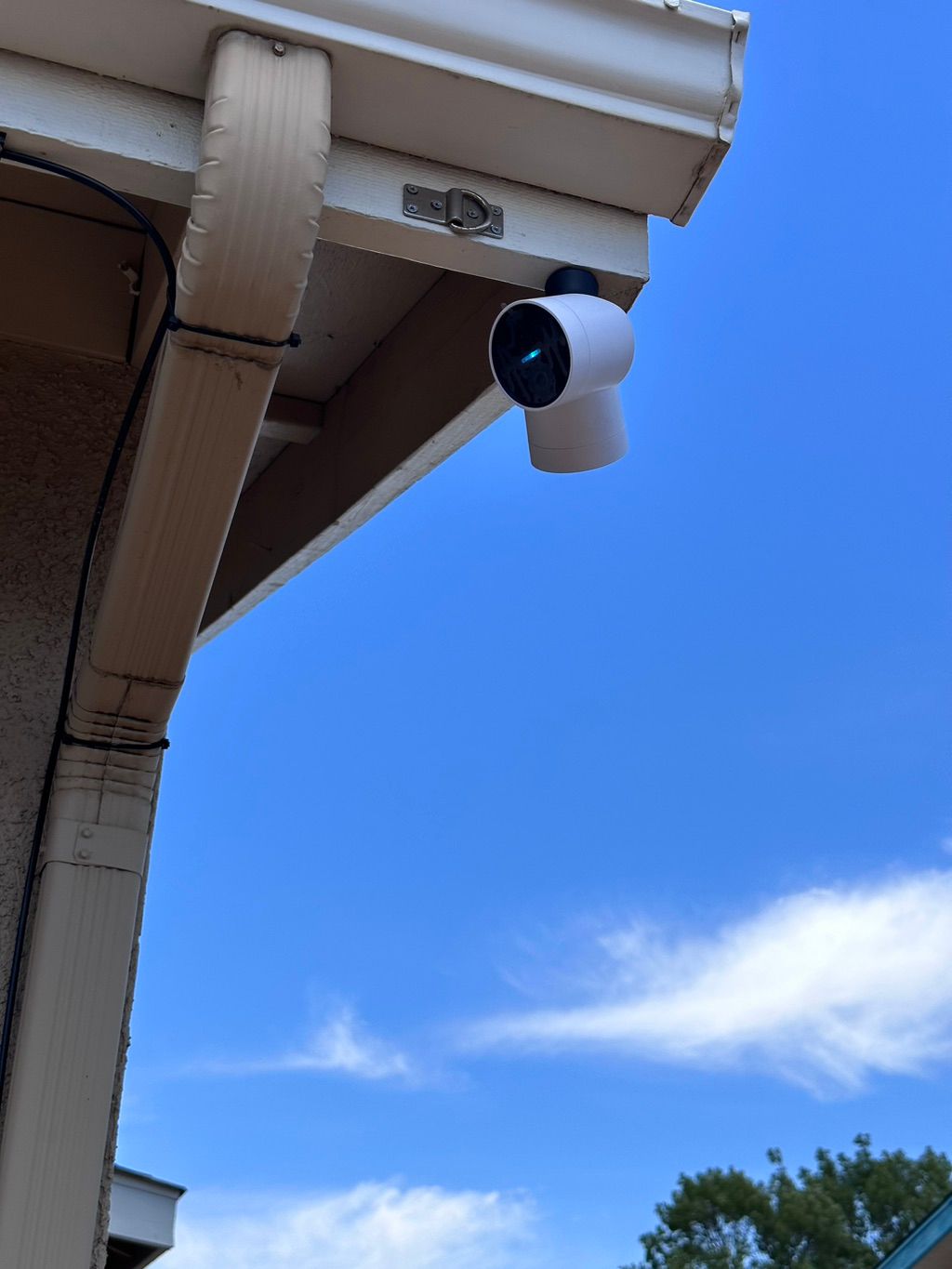 SimpliSafe outdoor camera