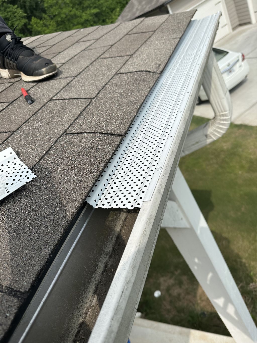 Gutter Cleaning and Maintenance