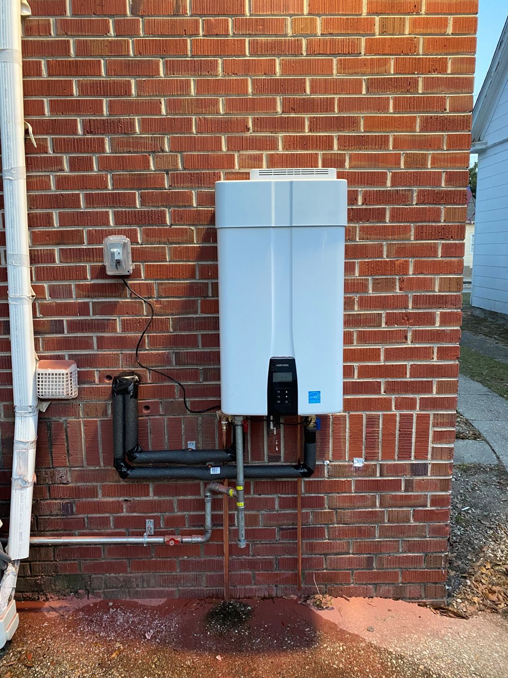 Tankless water heater