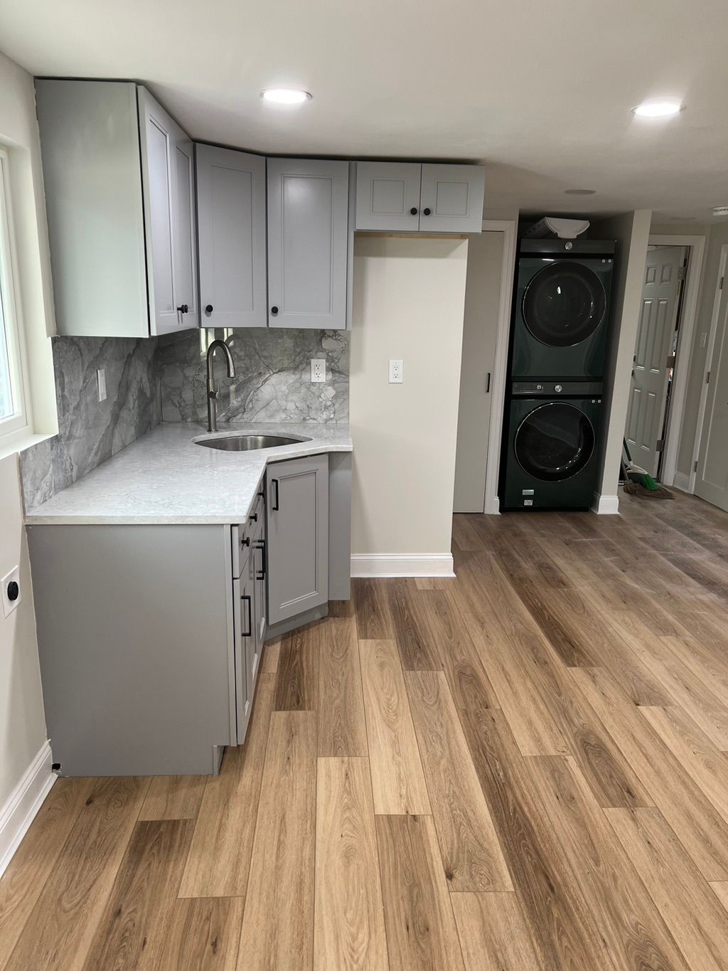 This beautiful apartment is finished. With bathroo