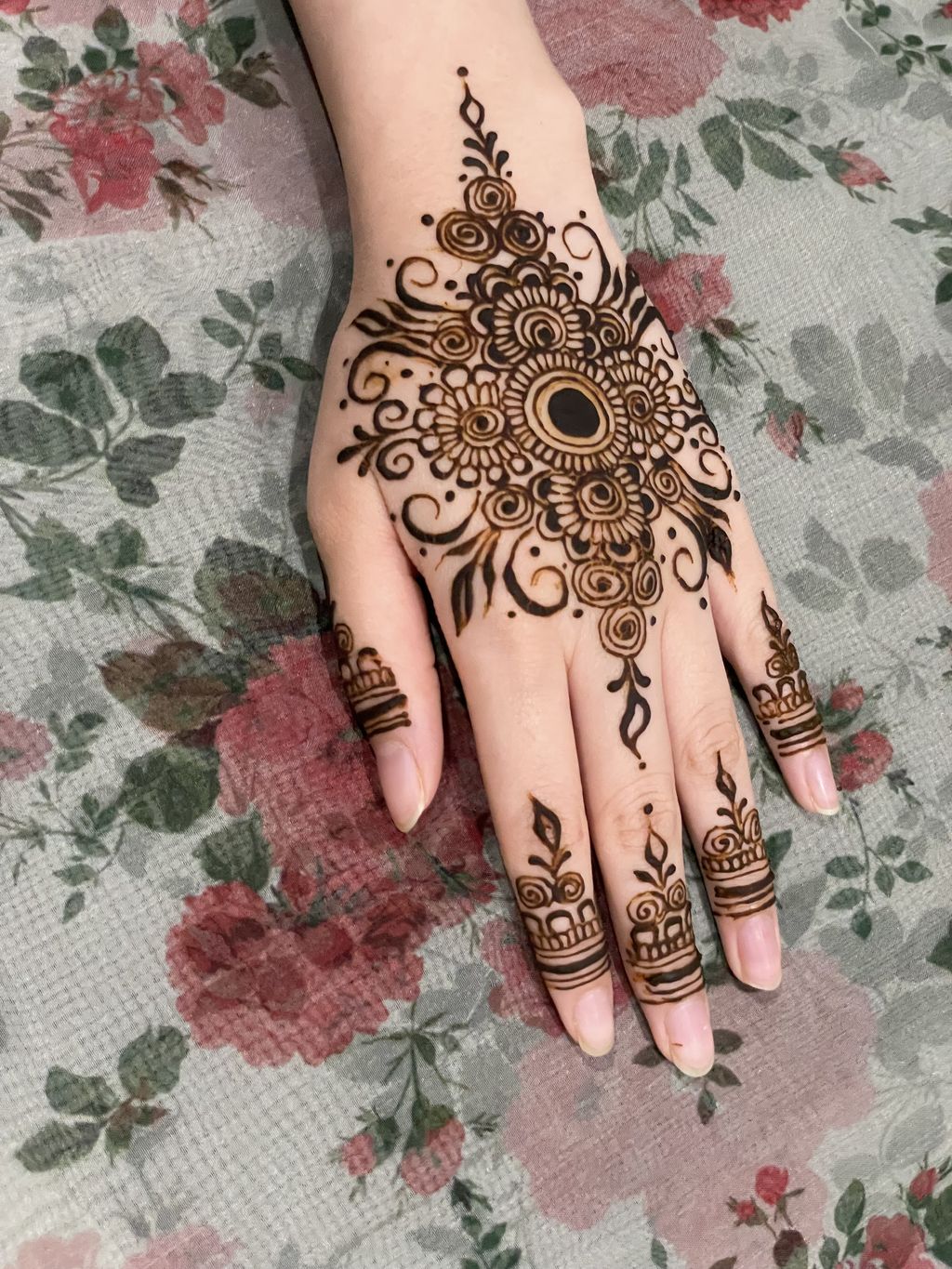 Henna Tattooing