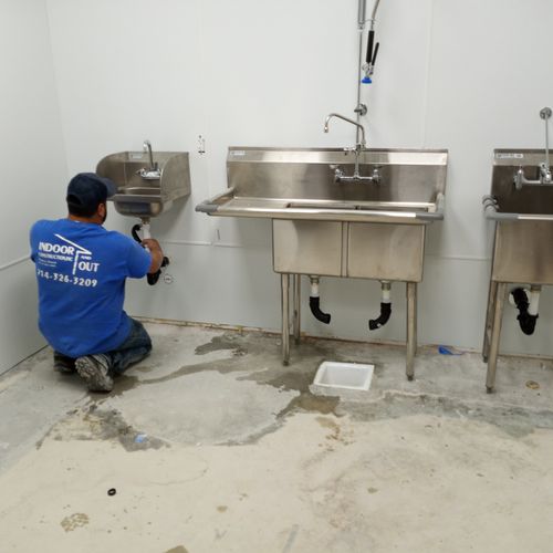 installing finish plumbing to a restaurant