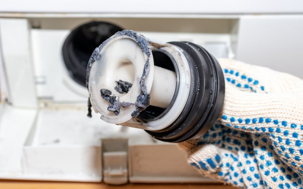 How to clean your washing machine's filter.
