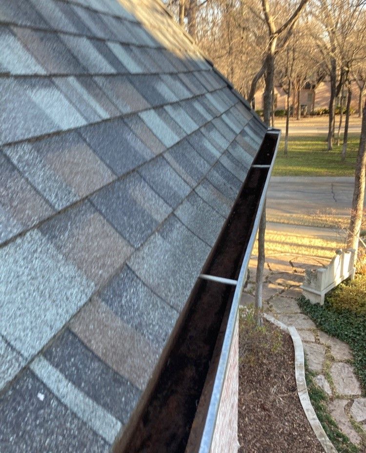 Gutter Cleaning and Maintenance