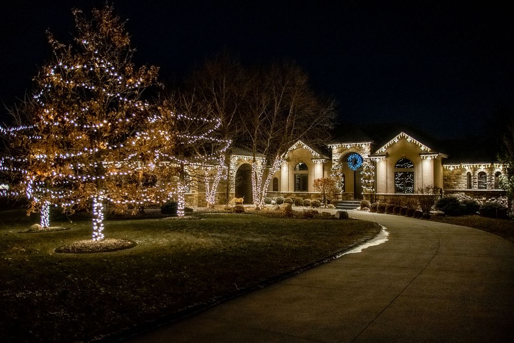 Holiday Lighting Installation and Removal