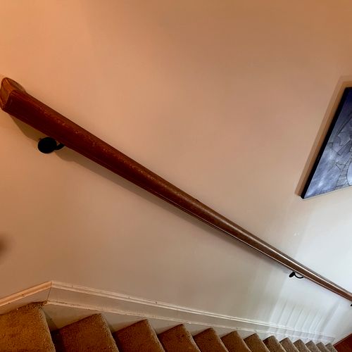 Bannister or railing in stairwell came detached fr