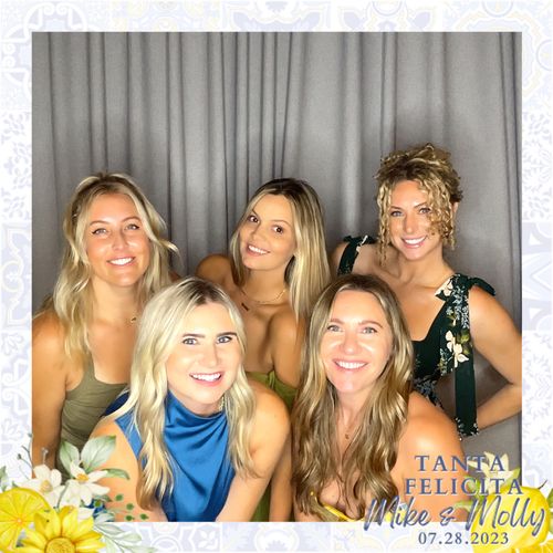 Everything about our Photo Booth rental with Pictu