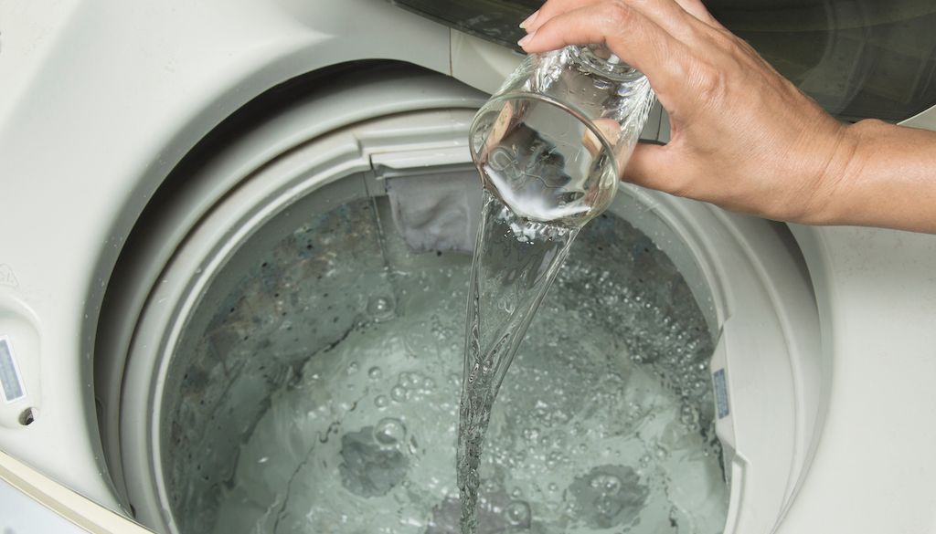 cleaning a washing machine