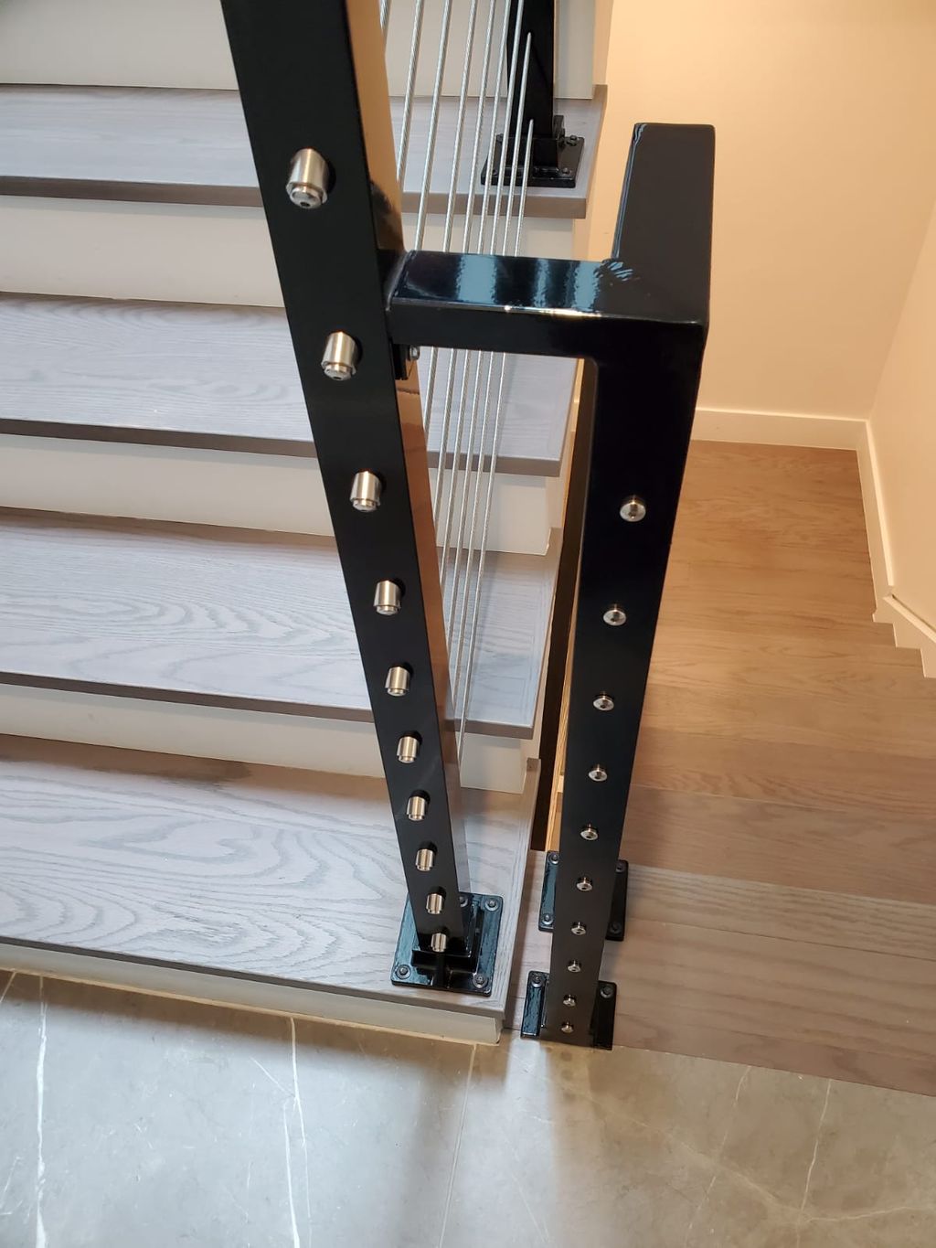 Cable railing