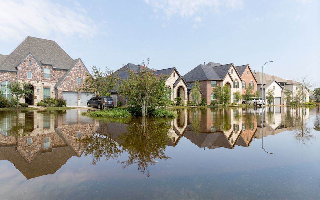 What do I do if my house floods? How to prepare and repair.