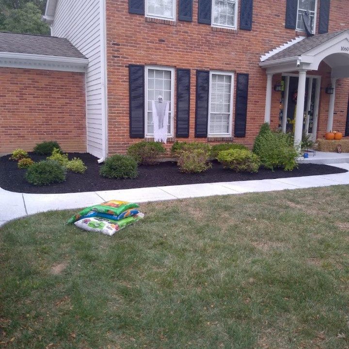 VARGAS LANDSCAPING,LAWN SERVICE&MORE