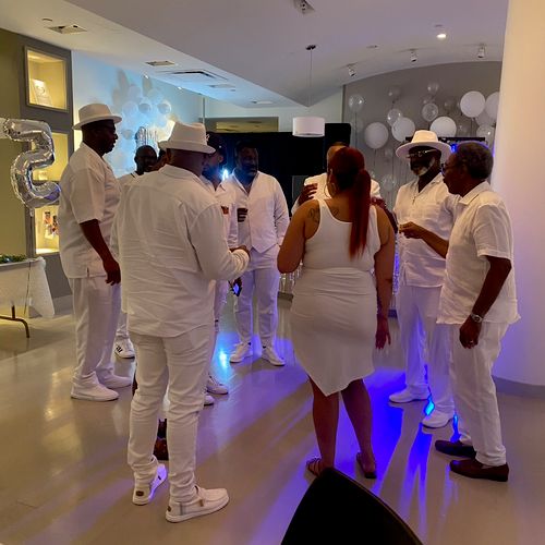 Rob was AWESOME!!!  This was our all white 25th an