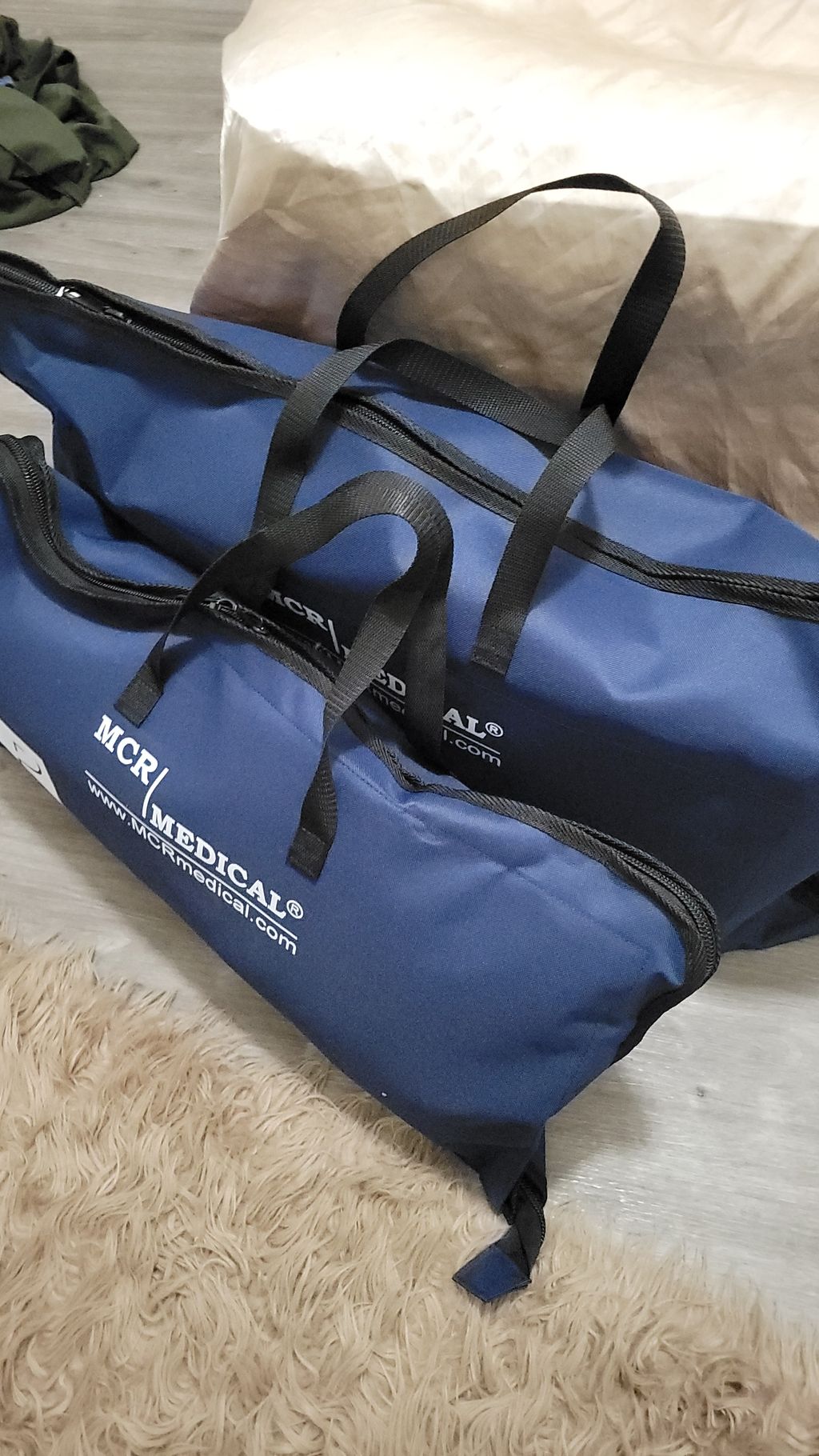 Traveling equipment