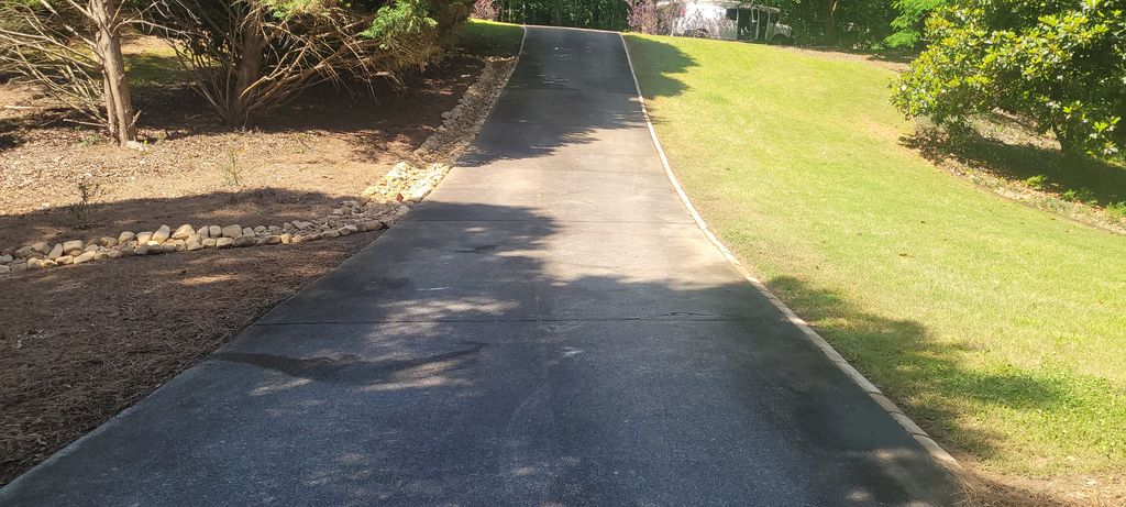 Edging + Dry Creek on the left side