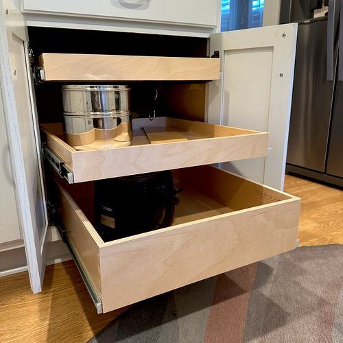 Pull out shelves in kitchen