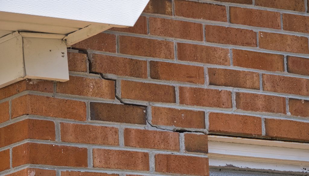 stair step foundation crack in home 