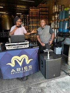 DJ Aries was professional and personable. His musi