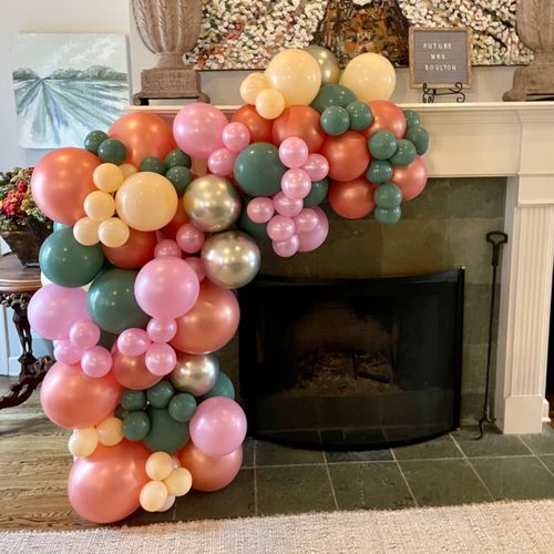 Lindsey has done several balloon arches/garlands f
