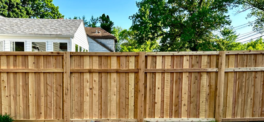 Cedar Overlapping Pickets