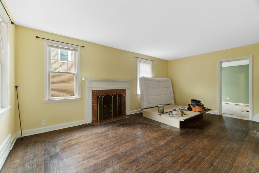 Living room (Before)