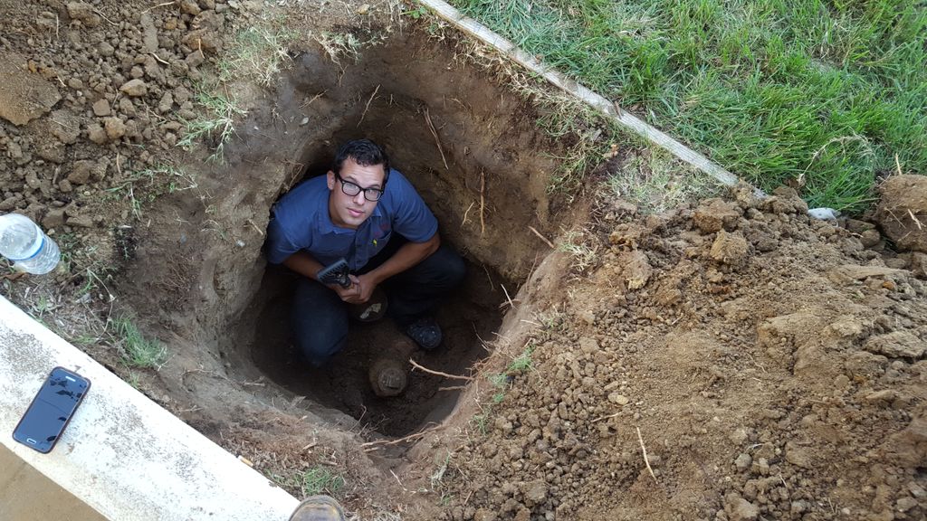 Expose Sewer Breakage