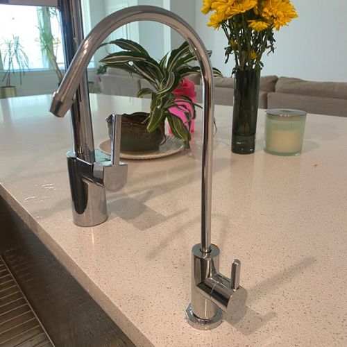 Stand alone faucet for RO system