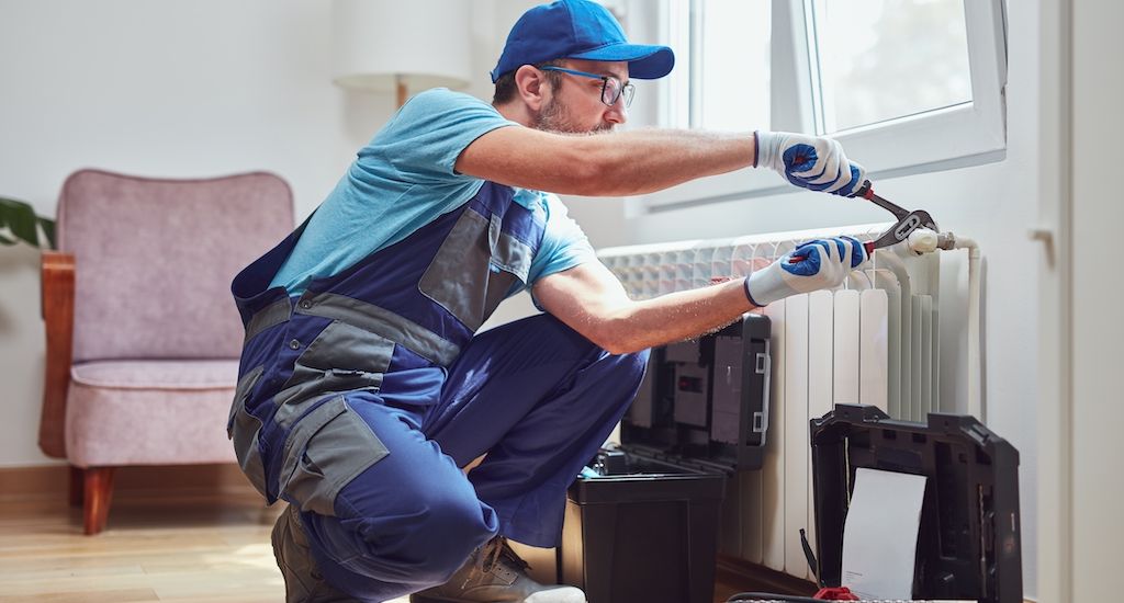 professional fixing radiator