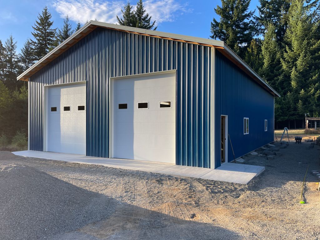 We take pride in our commercial overhead door sele