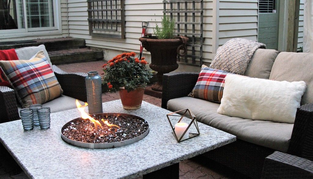 backyard lounge fire pit