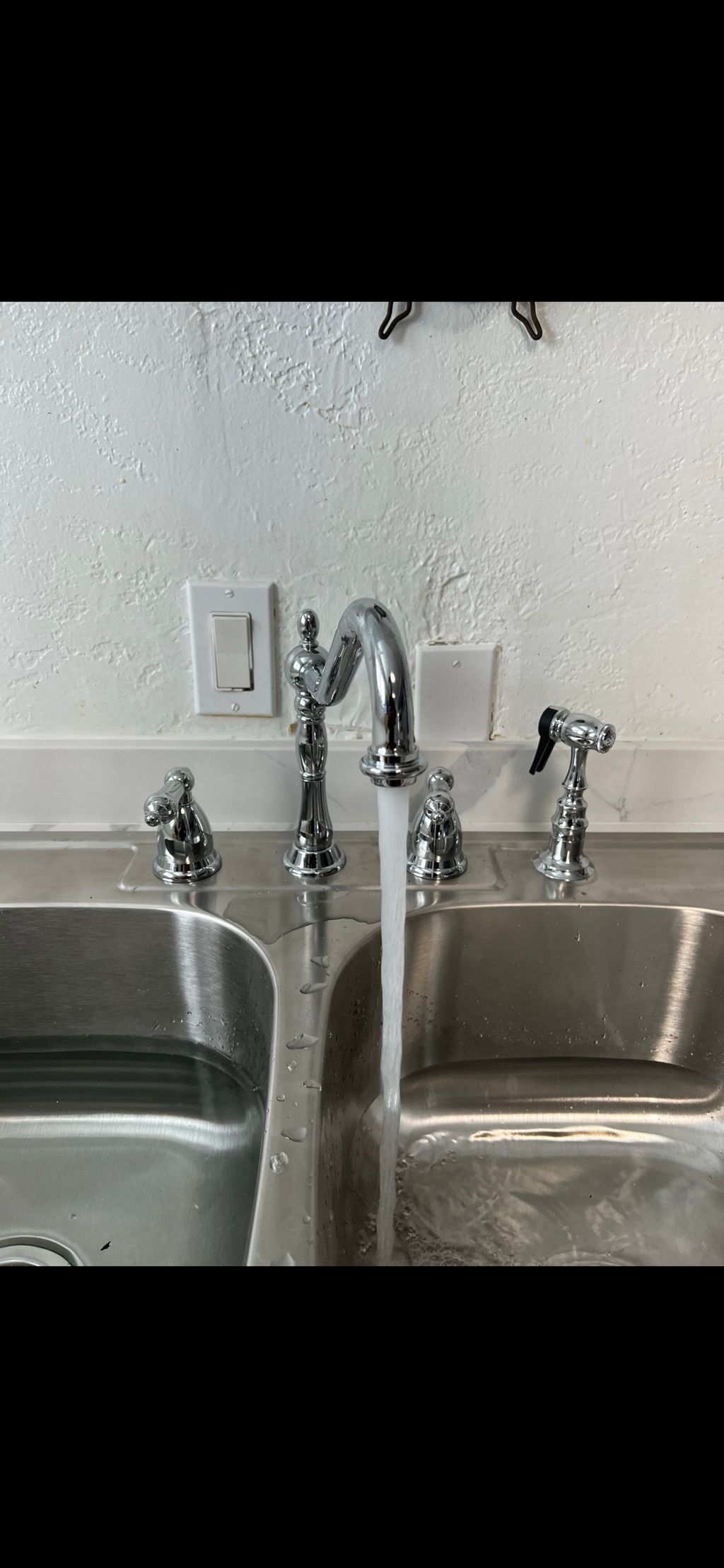 Installed new speakman faucet w sprayer & new stai