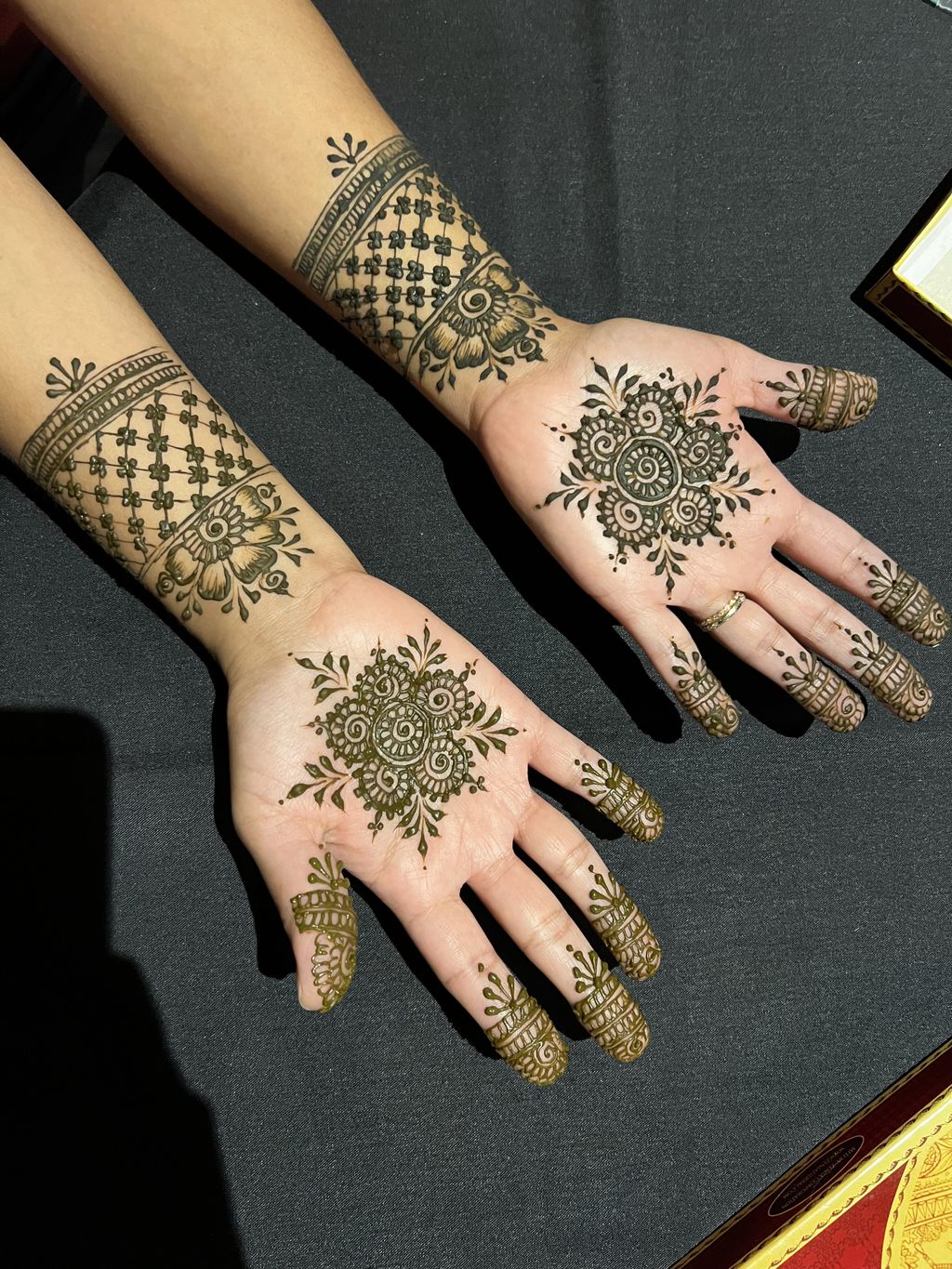 Henna Tattooing