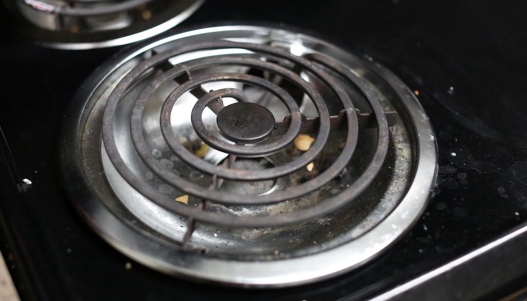 How to Clean Your Stove's Drip Pans