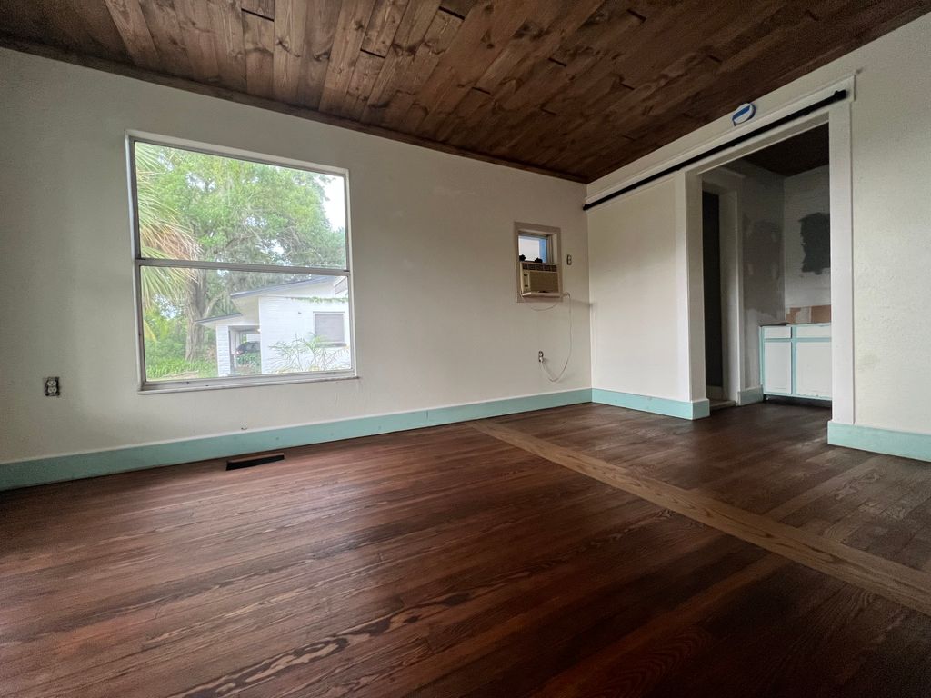 Hardwood Floor Refinishing