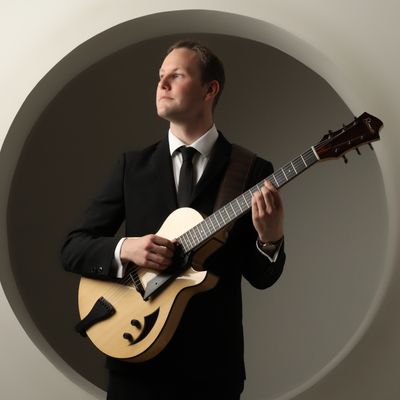 Avatar for British Pro-Guitarist in NYC