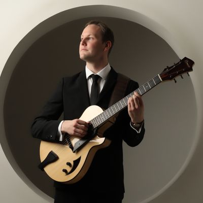 Avatar for British Guitar Teacher (mostly remote lessons)