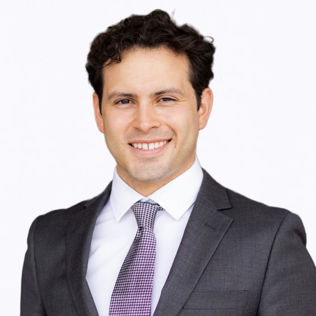 Luis | Fractional MBA | Writing, Editing, Strategy