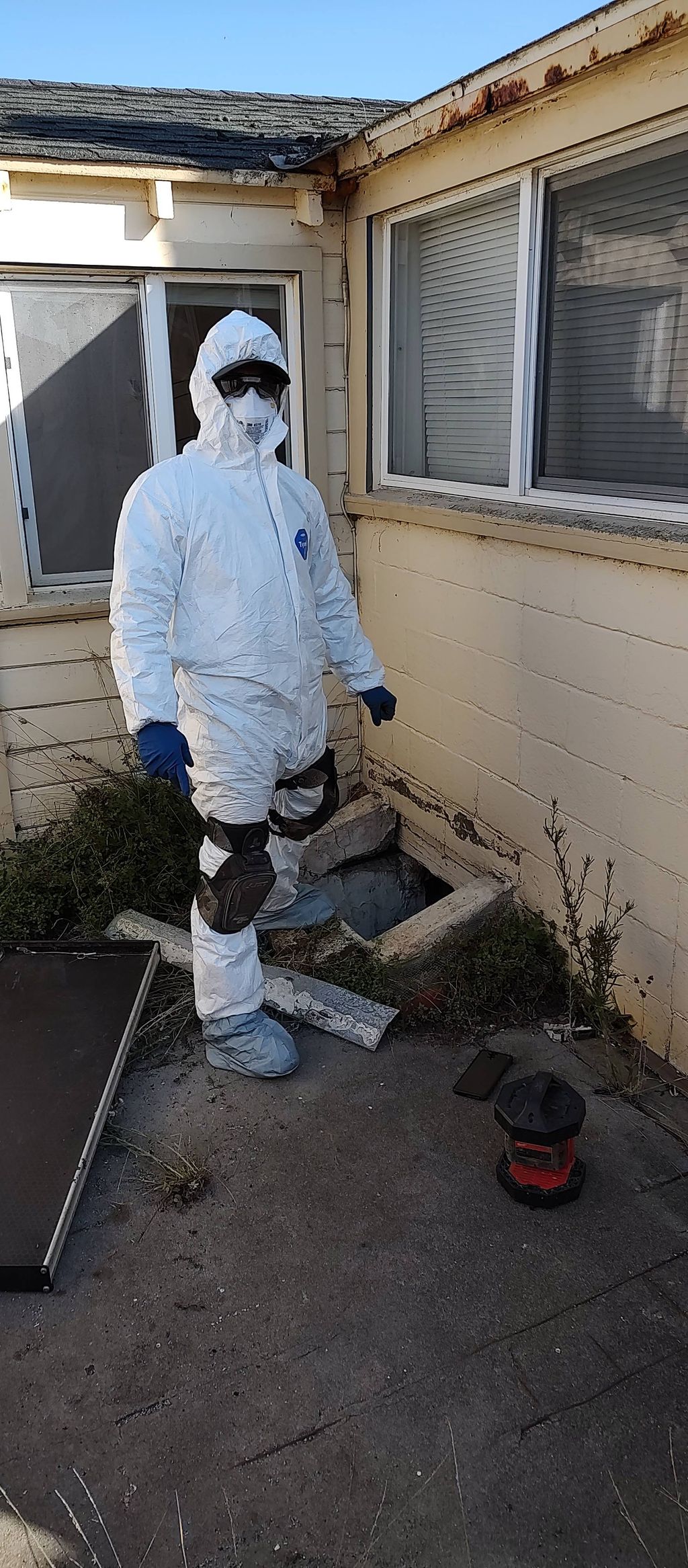 Fixing a water leak, under the house 