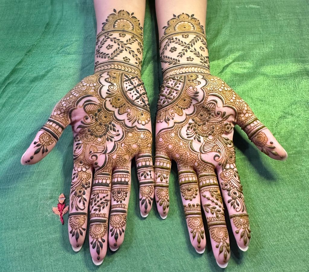 Henna Tattooing