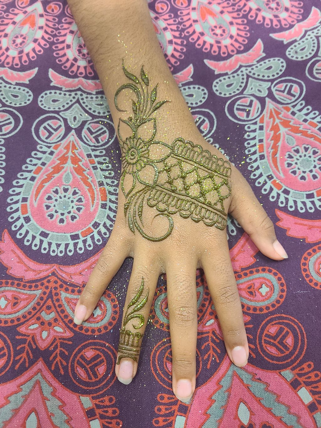 Henna Tattooing