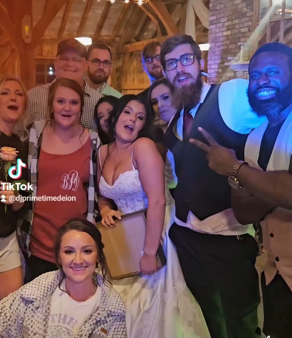 Group pictures after a phenomenal wedding in Alaba