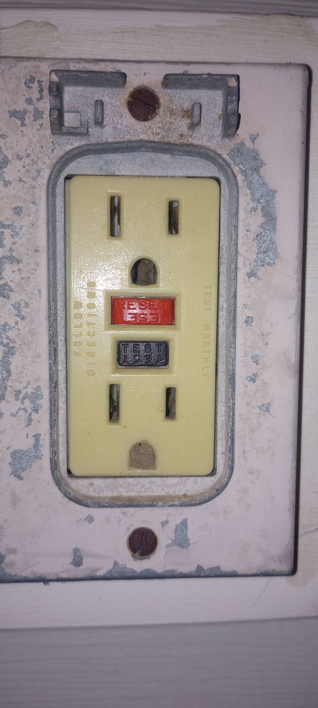 outside CFI outlet no power