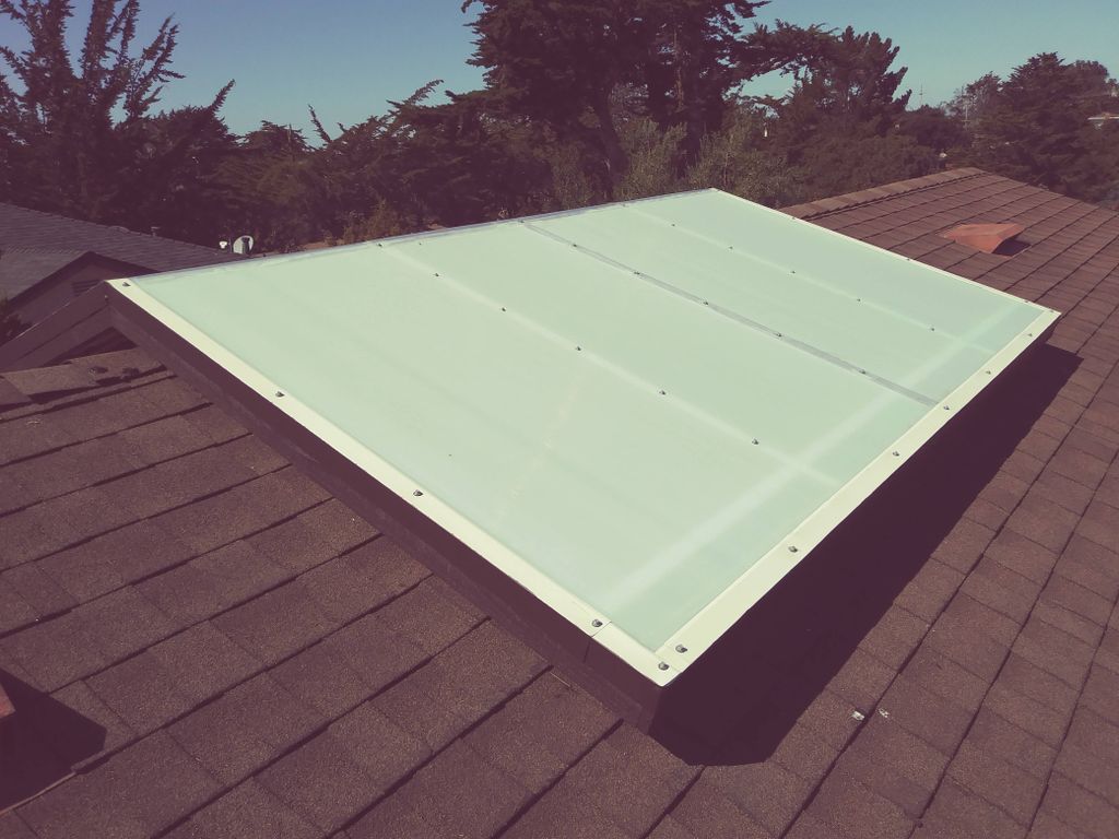  large roof/skylight 