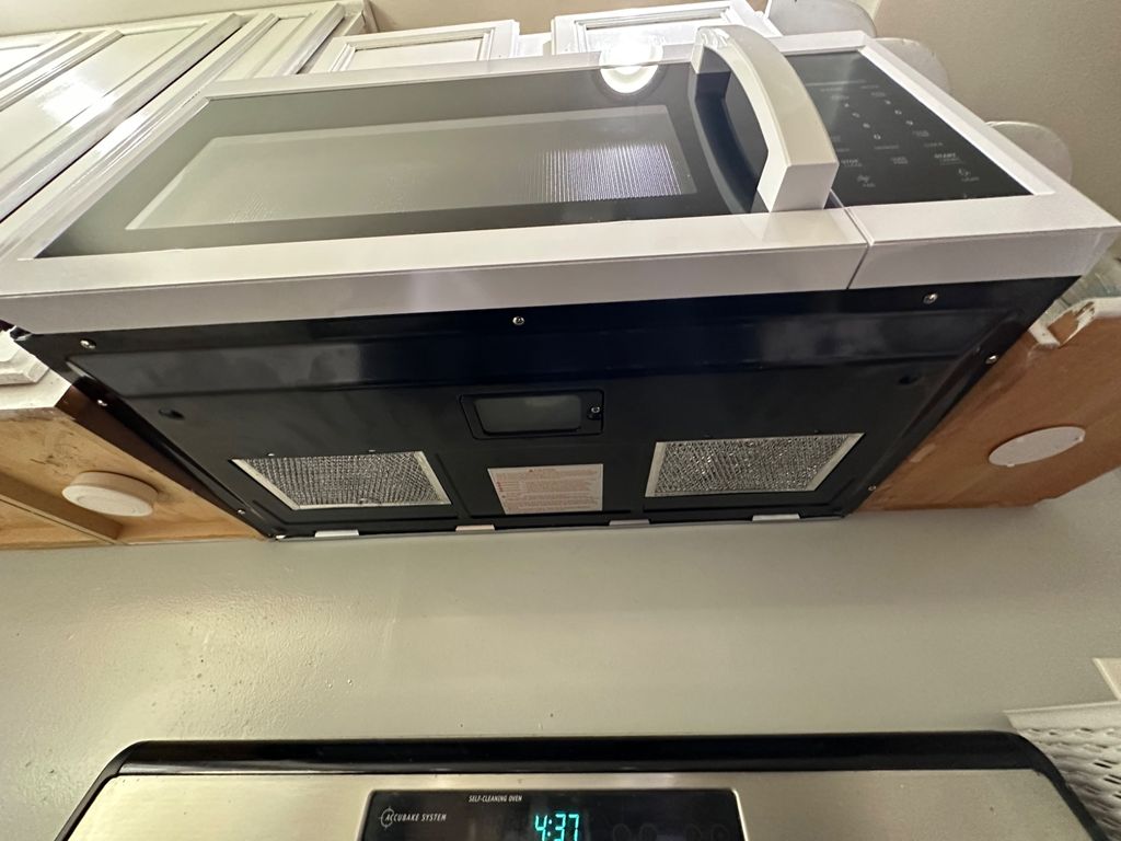 quickly and efficiently replaced the old microwave