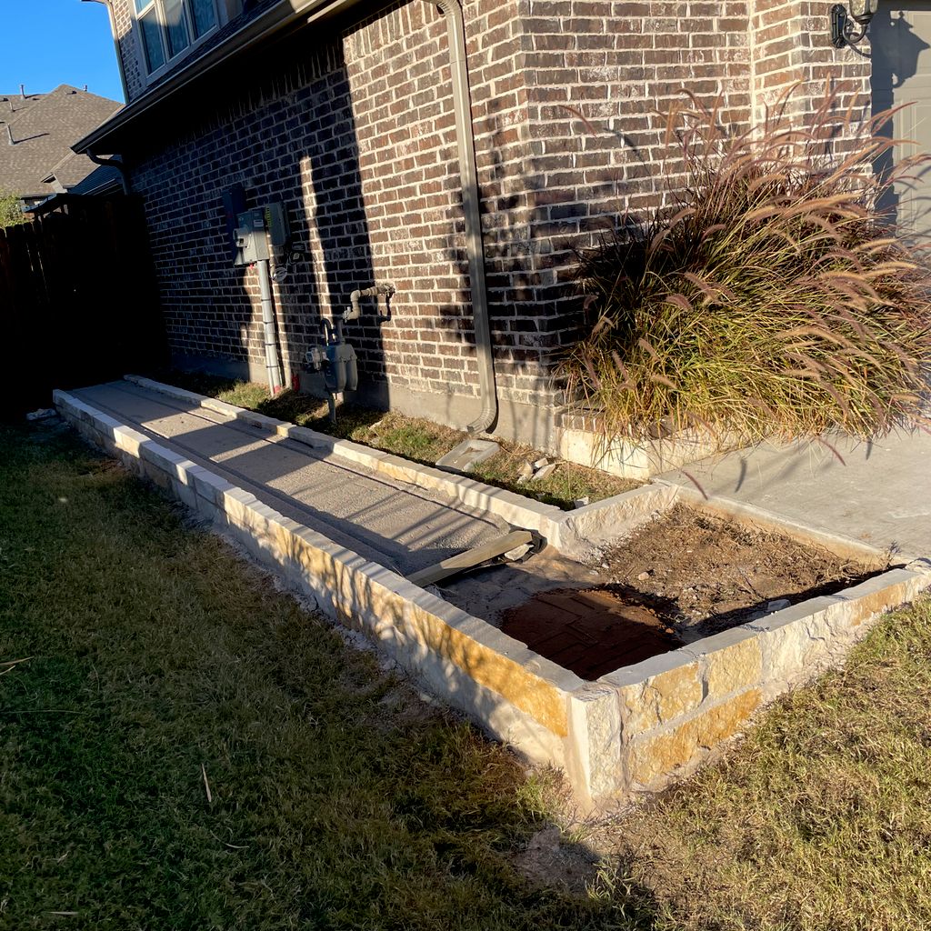 Yard With Plant And Sidewalk Ideas March 2024 Thumbtack